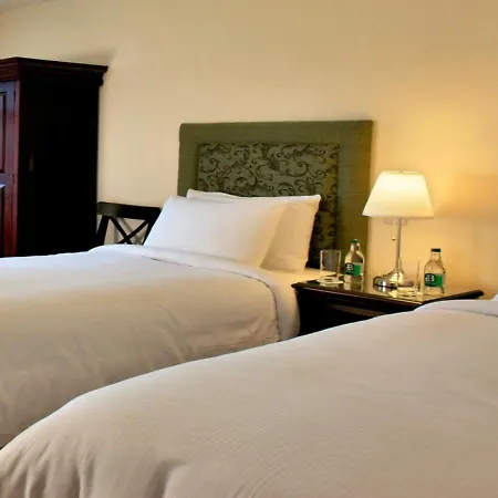 Walter Raleigh 4* Йол