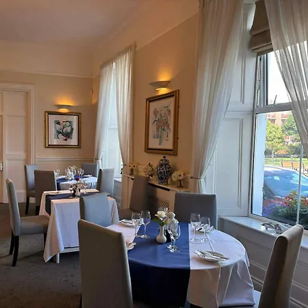 Walter Raleigh Hotel