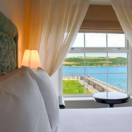 Walter Raleigh Hotel