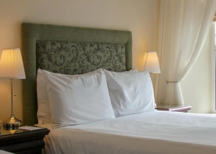 Walter Raleigh Hotel