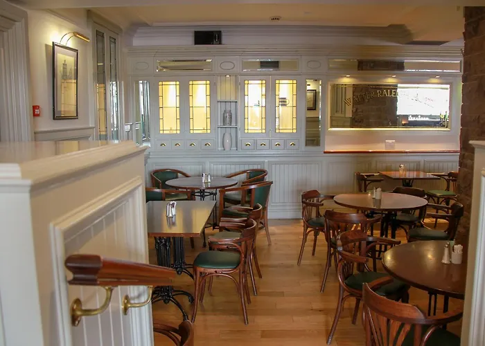 Walter Raleigh Hotel